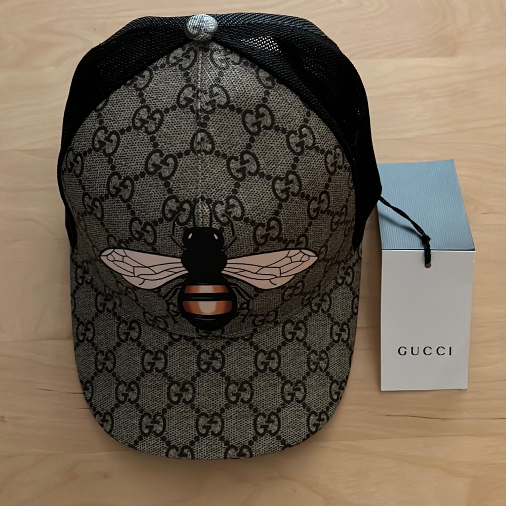 - Gucci Bee Baseball Hat Authentic